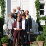 V.v.n.h:. Heide Werner, Arkadi Zenzipér, Susanne von Imhoff, Nuri El-Ruheibany, Ute Kreutzkamp, Nils von Baggehufwudt, Laura Zenzipér, Siefried Hofmann. Es fehlen Eckhard Kruse (Vorstandsmitglied) und Eberhard Fiedler (Schriftführer).